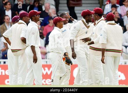 Angleterre v Antilles la série de tests npower à l'Oval. Charles Lawson, le joueur de football des Indes du Centre Ouest, célèbre le cricket d'Andrew Flintof pour 72 courses, Bowled Charles Lawson attrapé Fidel Edwards. Banque D'Images