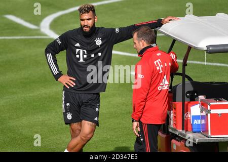 Munich, Allemagne. 07e octobre 2020. Eric Maxim Choupo-Moting (FC Bayern Munich) avec Hans Dieter Flick (Hansi, entraîneur FC Bayern Munich). FC Bayern Munich nouveaux arrivants. Formation sur Saebener Strasse. Football 1. Bundesliga, saison 2020/2021 sur 07.10.2020. | utilisation dans le monde crédit: dpa/Alay Live News Banque D'Images