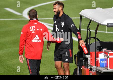 Munich, Allemagne. 07e octobre 2020. Eric Maxim Choupo-Moting (FC Bayern Munich) avec Hans Dieter Flick (Hansi, entraîneur FC Bayern Munich). FC Bayern Munich nouveaux arrivants. Formation sur Saebener Strasse. Football 1. Bundesliga, saison 2020/2021 sur 07.10.2020. | utilisation dans le monde crédit: dpa/Alay Live News Banque D'Images