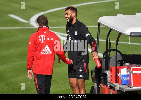 Munich, Allemagne. 07e octobre 2020. Eric Maxim Choupo-Moting (FC Bayern Munich) avec Hans Dieter Flick (Hansi, entraîneur FC Bayern Munich). FC Bayern Munich nouveaux arrivants. Formation sur Saebener Strasse. Football 1. Bundesliga, saison 2020/2021 sur 07.10.2020. | utilisation dans le monde crédit: dpa/Alay Live News Banque D'Images