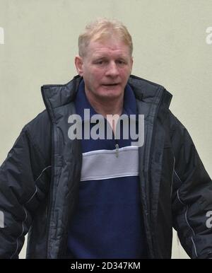 Eddie Browning part après avoir admis conduire pendant trois fois la limite légale. M. Bowning, 52 ans, un ancien soldat emprisonné à tort pour un meurtre violent en 1988, a plaidé pour des circonstances spéciales, affirmant que des amis avaient fait des pointes de sa boisson à sa connaissance. Le cas a été ajouré. Banque D'Images