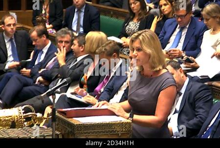 la secrétaire à l'éducation, Justine Greening, parle à la Chambre des communes, à Londres, des réformes prévues du système scolaire. Banque D'Images