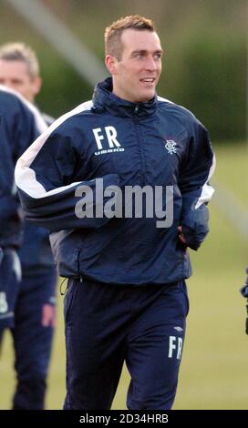 Fernando Ricksen des Rangers lors d'une séance d'entraînement à Murray Park, Glasgow, le mardi 21 février 2006, avant leur match de l'UEFA Champions League contre Villarreal demain. APPUYEZ SUR ASSOCIATION photo. Le crédit photo devrait se lire : Danny Lawson/PA. **USAGE ÉDITORIAL SEULEMENT** Banque D'Images