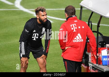 Munich, Allemagne. 07e octobre 2020. Eric Maxim Choupo-Moting (FC Bayern Munich) avec Hans Dieter Flick (Hansi, entraîneur FC Bayern Munich). FC Bayern Munich nouveaux arrivants. Formation sur Saebener Strasse. Football 1. Bundesliga, saison 2020/2021 sur 07.10.2020. | utilisation dans le monde crédit: dpa/Alay Live News Banque D'Images