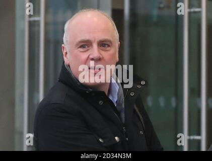 L'ancien chef de la Anglo Irish Bank David Drumm laissant circuit de Dublin où la cour pénale a plaidé non coupable à deux les délits de fraude liée à son exécution du prêteur. Banque D'Images