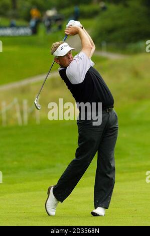 Scotlands Colin Montgomerie le 16 lors du Barclays Scottish Open à Loch Lomond, Glasgow. Banque D'Images