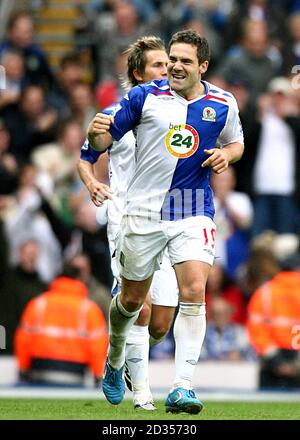 David Dunn, de Blackburn Rovers, célèbre son but égalisateur dans la deuxième moitié Banque D'Images