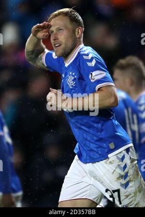 Les Rangers Scott Arfield célèbrent le deuxième but de leurs côtés lors du match de première Écosse Ladbrokes au stade Ibrox, à Glasgow. Banque D'Images