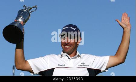 Padraig Harrington a remporté le Claret Jug après avoir remporté le British Open Championship au Royal Birkdale Golf Club de Southport. Banque D'Images