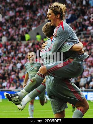 Fernando Torres de Liverpool célèbre son but lors du match de la Barclays Premier League au stade de Light, Sunderland. Banque D'Images