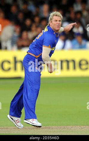Le capitaine de Rajasthan Royals Shane Warne s'est emparé pendant le match de Twenty20 à Lord's, Londres. Banque D'Images