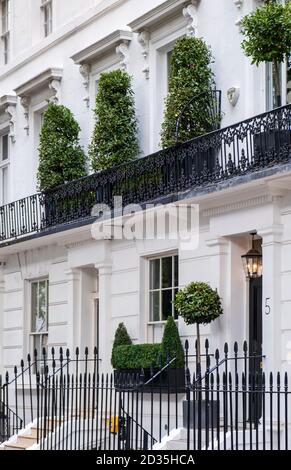 Londres, Westminster, Cumberland Terrace: Une rue exclusive de maisons mitoyennes de luxe en terrasses au large de Regent's Park, par l'architecte royal John Nash Banque D'Images