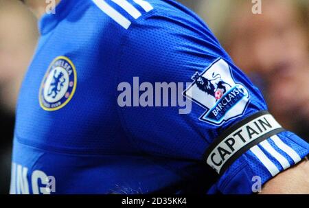 Vue sur le brassard du capitaine sur la manche du capitaine de Chelsea John Terry, avant le début du match Banque D'Images