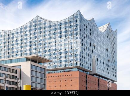 L'Elbphilharmonie est une salle de concert située dans le quartier HafenCity de Hambourg, en Allemagne, sur une péninsule de l'Elbe. Surnommé Elphi. Banque D'Images