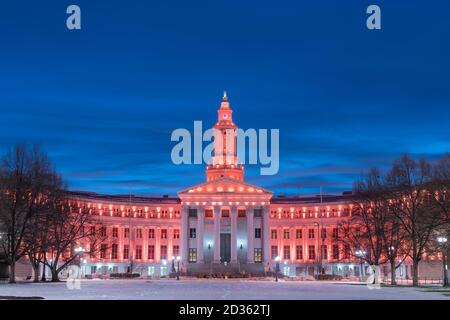 Denver, Colorado, USA city and county building au crépuscule en hiver. Banque D'Images