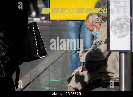 Bergamo coronavirus - aumentano i contagii,obbligo di mascherina anche all'aperto e controlli dell'Esercito in città (Foto ©Sergio Agazzi/Fotogramma, BERGAMO - 2020-10-07) p.s. la foto e' zzabile rispetto del contento del contento del contato in cuatto, presentata e procetato do e procetata e oza uterno e Banque D'Images