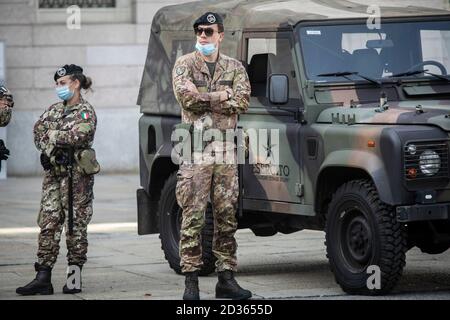 Bergamo coronavirus - aumentano i contagii,obbligo di mascherina anche all'aperto e controlli dell'Esercito in città (Foto ©Sergio Agazzi/Fotogramma, BERGAMO - 2020-10-07) p.s. la foto e' zzabile rispetto del contento del contento del contato in cuatto, presentata e procetato do e procetata e oza uterno e Banque D'Images