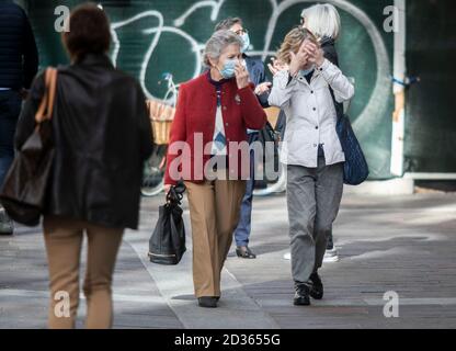 Bergamo coronavirus - aumentano i contagii,obbligo di mascherina anche all'aperto e controlli dell'Esercito in città (Foto ©Sergio Agazzi/Fotogramma, BERGAMO - 2020-10-07) p.s. la foto e' zzabile rispetto del contento del contento del contato in cuatto, presentata e procetato do e procetata e oza uterno e Banque D'Images