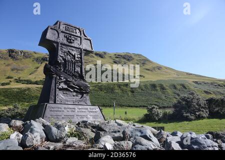 Lendalfoot, Ayrshire, Écosse ​This remarquable mémorial du navire de guerre russe Varyag se trouve sur la côte d'Ayrshire, dans le village de Lendalfoot, Banque D'Images