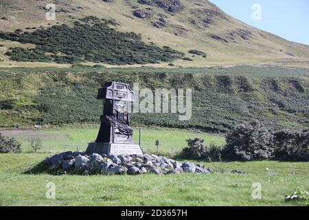 Lendalfoot, Ayrshire, Écosse ​This remarquable mémorial du navire de guerre russe Varyag se trouve sur la côte d'Ayrshire, dans le village de Lendalfoot, Banque D'Images