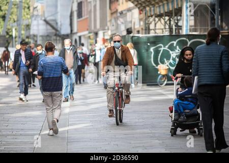 Bergamo coronavirus - aumentano i contagii,obbligo di mascherina anche all'aperto e controlli dell'Esercito in città (Foto ©Sergio Agazzi/Fotogramma, BERGAMO - 2020-10-07) p.s. la foto e' zzabile rispetto del contento del contento del contato in cuatto, presentata e procetato do e procetata e oza uterno e Banque D'Images