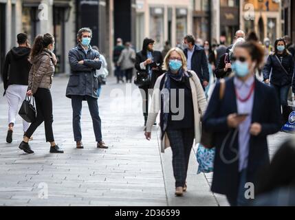 Bergamo coronavirus - aumentano i contagii,obbligo di mascherina anche all'aperto e controlli dell'Esercito in città (Foto ©Sergio Agazzi/Fotogramma, BERGAMO - 2020-10-07) p.s. la foto e' zzabile rispetto del contento del contento del contato in cuatto, presentata e procetato do e procetata e oza uterno e Banque D'Images