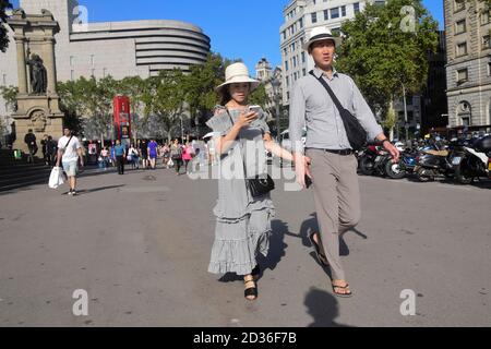 Couple drôle dans le centre-ville. Barcelone, Catalogne, Espagne. Banque D'Images