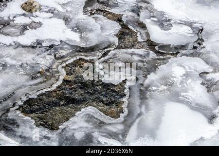 La glace couvrait Sheridan Creek dans le marais de Rattray Banque D'Images