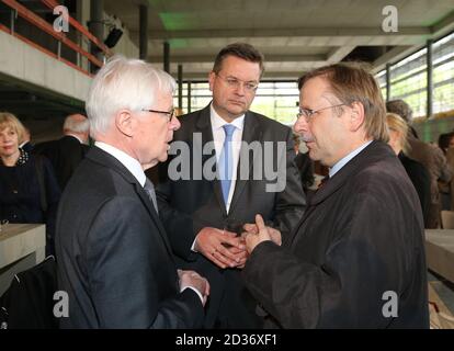 Dortmund, espagnol. 04e avr 2014. Firo: 04.04.2014 Fuvuball, DFB, Deutscher Fuvuball Bund, DFB-Museum Dortmund, cérémonie de garniture, Dr. Reinhard RAUBALL, Reinhard GRINDEL, trésorier du DFB, Dr. Rainer KOCH, 1er vice-président du DFB, de gauche | utilisation dans le monde entier crédit: dpa/Alay Live News Banque D'Images