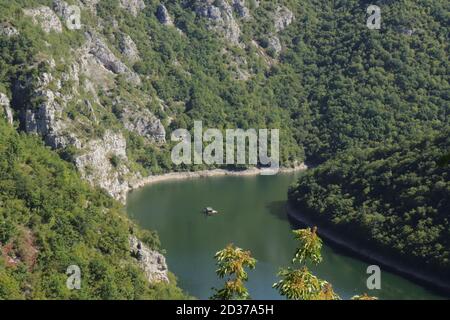 Méandre de la rivière Vrbas en Bosnie-Herzégovine, vue de la colline Banque D'Images