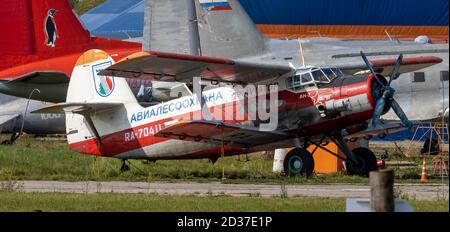 12 septembre 2020, région de Kaluga, Russie. Antonov an-2 Light multi-usage à l'aérodrome d'Oreshkovo. Banque D'Images