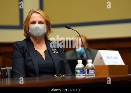 Mme Erin M. Collins, avocate nationale des contribuables pour le service des avocats des contribuables, comparaît devant le Comité de la surveillance et de la réforme de la Chambre pour discuter du rôle du service interne du revenu pendant la pandémie le 7 octobre 2020 à Washington, DC crédit: Toni L. Sandys/Pool via CNP | utilisation dans le monde entier Banque D'Images