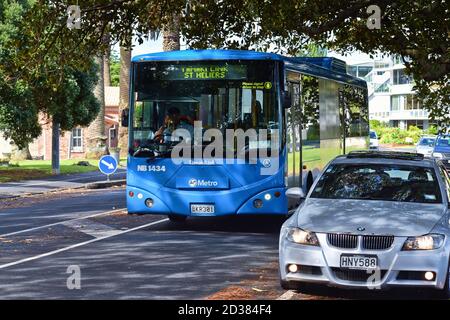 AUCKLAND, NOUVELLE-ZÉLANDE - 09 mars 2019 : Auckland / Nouvelle-Zélande - 09 2019 mars : bus Tamaki Link Metro à St Heliers Banque D'Images