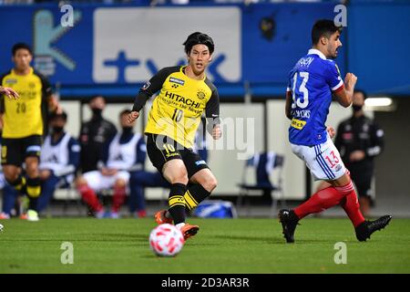 Ataru Esaka (10) de Kashiwa Reysol pendant le match de football demi-finale de la Jé League YBC Levain Cup entre Yokohama F. Marinos 0-1 Kashiwa Reysol au NHK Spring Mitsuzawa football Stadium le 7 octobre 2020 à Yokohama, Kanagawa, Japon. Credit: AFLO/Alay Live News Banque D'Images