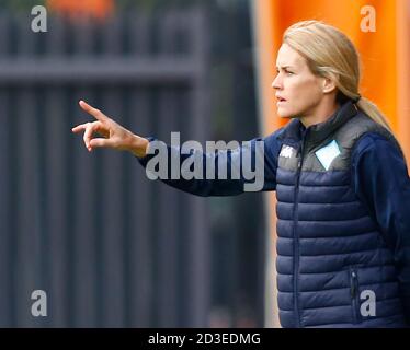 LONDRES, ANGLETERRE - OCTOBRE 07 : Melissa Phillips entraîneur en chef de London City Lionesses pendant la coupe continentale entre Tottenham Hotspur et London City L. Banque D'Images