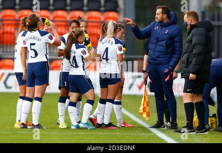 LONDRES, ANGLETERRE - OCTOBRE 07:Juan Amoros entraîneur principal de Tottenham Hotspur pendant la coupe continentale entre Tottenham Hotspur et London City Lionesses A. Banque D'Images