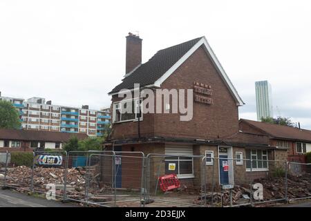 Mulvany's Lounge pub en cours de démolition. Rue St Stephen Salford. Pubs abandonnés, gentrification. Changement des temps Banque D'Images