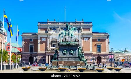 Place Gustav Adolfs avec opéra royal et monument équestre de l'ancien roi de suède Gustav II Adolf. Stockholm, Suède Banque D'Images