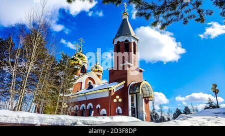 Église orthodoxe de l'Archange Michael. Noyabrsk, Sibérie occidentale, Russie Banque D'Images