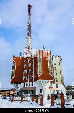 Tour de télévision et de radio. L'agence de télévision « SIG ». Noyabrsk, Russie Banque D'Images