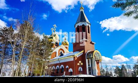 Église orthodoxe de l'Archange Michael. Noyabrsk, Sibérie occidentale, Russie Banque D'Images