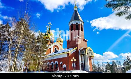 Église orthodoxe de l'Archange Michael. Noyabrsk, Sibérie occidentale, Russie Banque D'Images