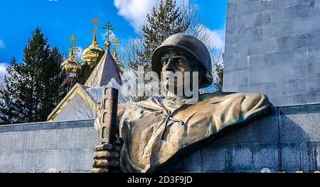 Memorial « flamme éternelle ». Construit en l'honneur des soldats sibériens tombés pendant la Seconde Guerre mondiale Noyabrsk, district autonome de Yamalo-Nenets, Russie Banque D'Images