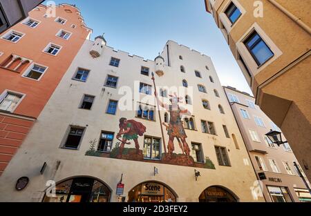 Murale sur la Maison Goliath de Regensburg, Bavière, Allemagne Banque D'Images