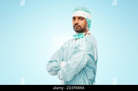 Indien médecin ou chirurgien en vêtements de protection Banque D'Images