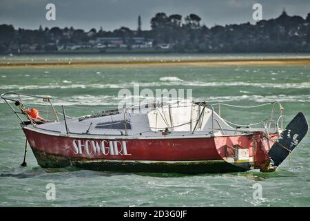 AUCKLAND, NOUVELLE-ZÉLANDE - 26 avril 2019: Auckland / Nouvelle-Zélande - 26 2019 avril: Bateau Showgirl amarré à Bucklands Beach Banque D'Images