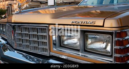 Doha,Qatar- 3 mars 2020 :1977 voitures classiques Bonneville vintage de Pontiac Banque D'Images