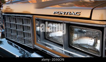 Doha,Qatar- 3 mars 2020 :1977 voitures classiques Bonneville vintage de Pontiac Banque D'Images