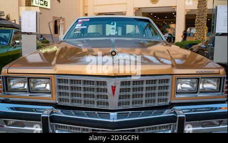 Doha,Qatar- 3 mars 2020 :1977 voitures classiques Bonneville vintage de Pontiac Banque D'Images