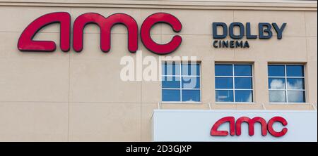 East Northport, New York, Etats-Unis - 1er septembre 2020 : l'extérieur d'un cinéma AMC Dolby. Banque D'Images